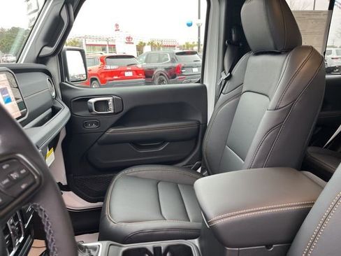 New 2026 Jeep Gladiator Sport image 10