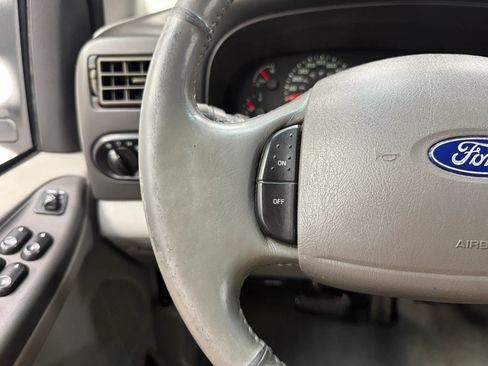 Used 2003 Ford Excursion XLT AWD/4WD image 30