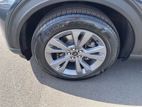 Used 2023 Ford Explorer XLT w/ Equipment Group 202A AWD/4WD image 10