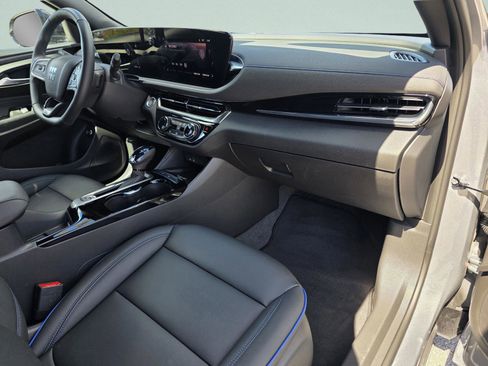 Used 2025 Buick Envista Sport Touring w/ Convenience I Package image 18