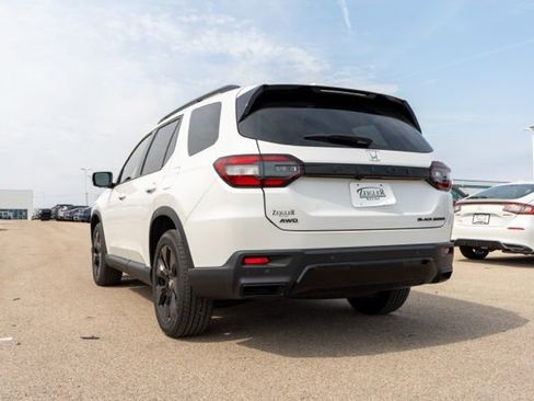 Used 2026 Honda Pilot Black Edition image 5