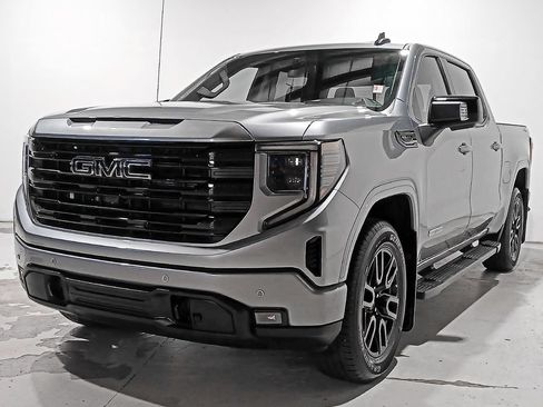 Used 2024 GMC Sierra 1500 Elevation w/ Elevation Premium Package AWD/4WD image 3