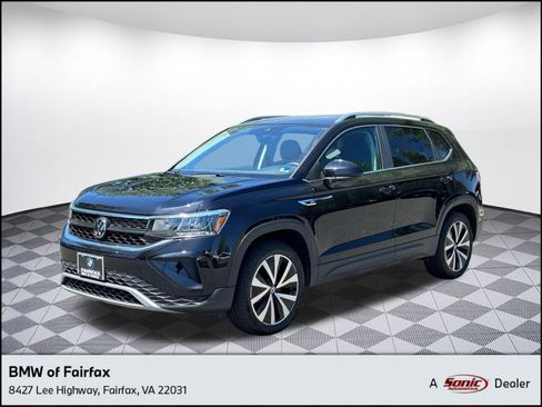 Used 2023 Volkswagen Taos SE AWD/4WD image 1