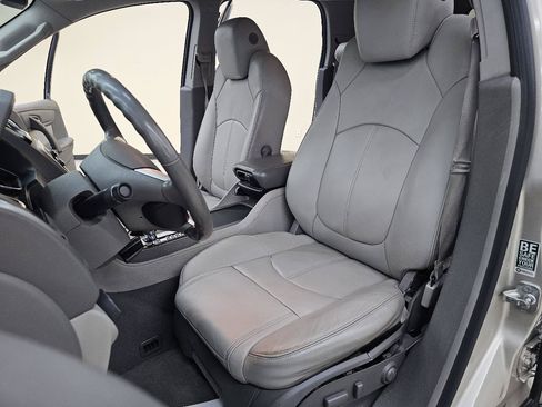 Used 2013 GMC Acadia SLT FWD image 17