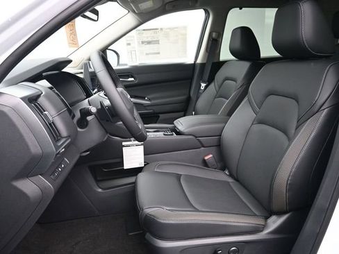 New 2026 Nissan Pathfinder SL w/ SL Premium Package image 18