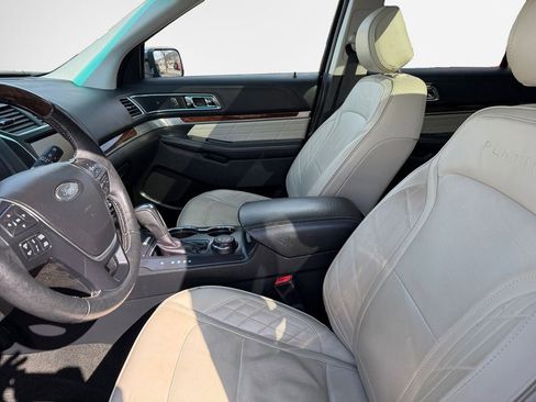 Used 2016 Ford Explorer Platinum image 12