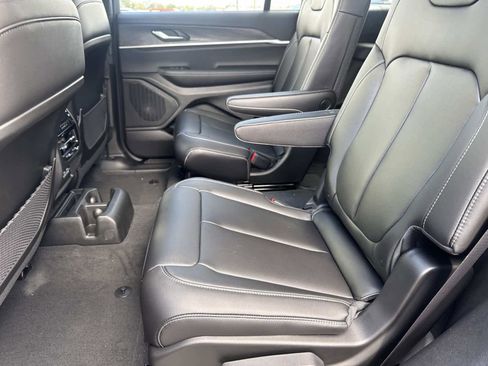 New 2025 Jeep Grand Cherokee L Limited w/ Black Appearance Package image 9