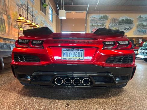 Used 2024 Chevrolet Corvette Z06 image 9