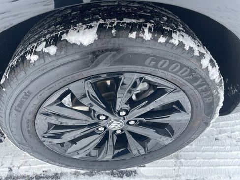 Used 2025 Buick Envista Sport Touring image 17