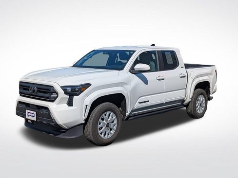 Used 2024 Toyota Tacoma SR5 AWD/4WD image 11