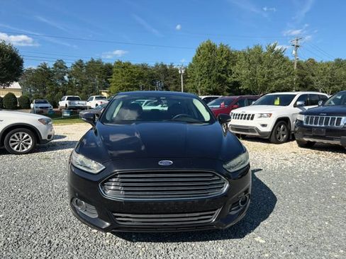 Used 2013 Ford Fusion SE FWD image 8