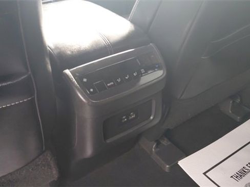 Used 2022 Nissan Pathfinder SL w/ SL Black Package image 25