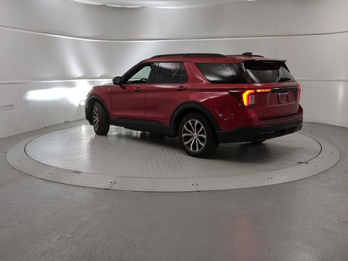 New 2025 Ford Explorer ST-Line image 4