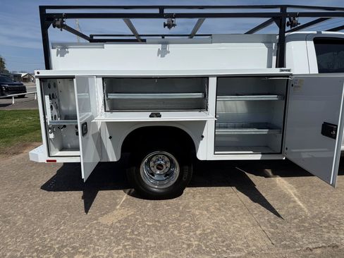 Used 2022 GMC Sierra 3500 Pro w/ Convenience Package AWD/4WD image 10