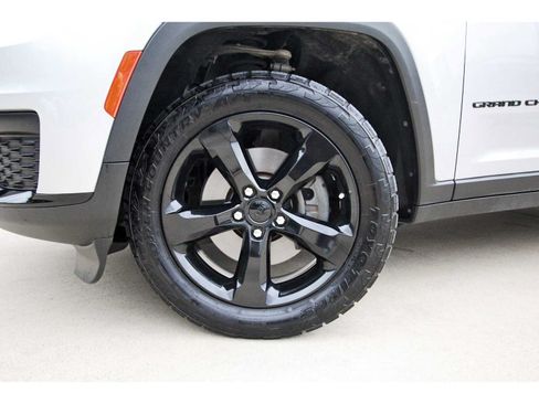 Used 2023 Jeep Grand Cherokee L Laredo AWD/4WD image 29
