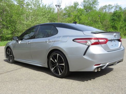 Used 2019 Toyota Camry XSE w/ Navigation Package FWD image 7