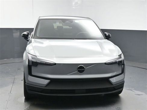 New 2025 Volvo EX30 Ultra w/ Climate Package image 3