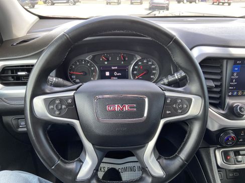 Used 2023 GMC Acadia SLT image 16