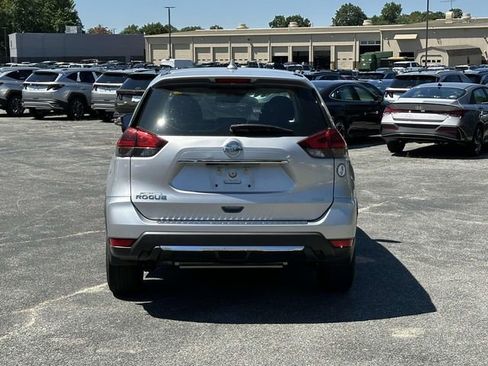 Used 2019 Nissan Rogue S image 5
