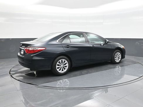 Used 2016 Toyota Camry LE image 15