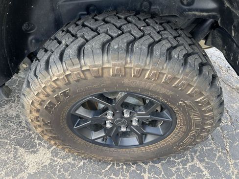 Used 2025 Jeep Wrangler Unlimited Sport AWD/4WD image 13