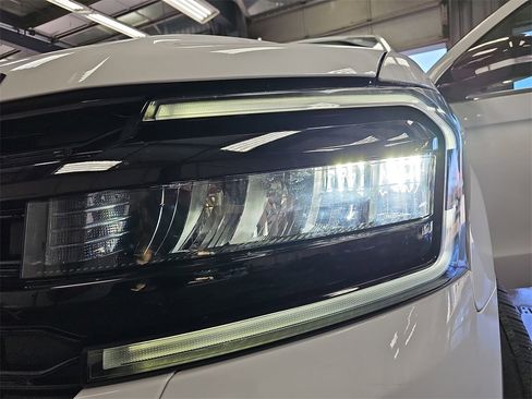 Used 2022 Ford Expedition Max Limited image 32