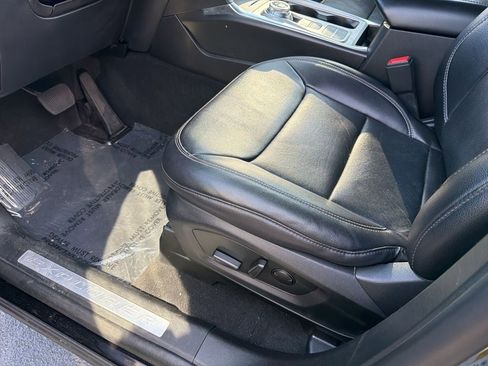 Certified 2023 Ford Explorer Limited w/ Equipment Group 301A image 6