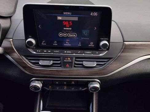 Used 2024 Nissan Altima 2.5 SV image 7