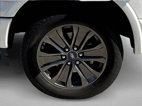 Used 2018 Ford F150 Lariat w/ Equipment Group 502A Luxury AWD/4WD image 10