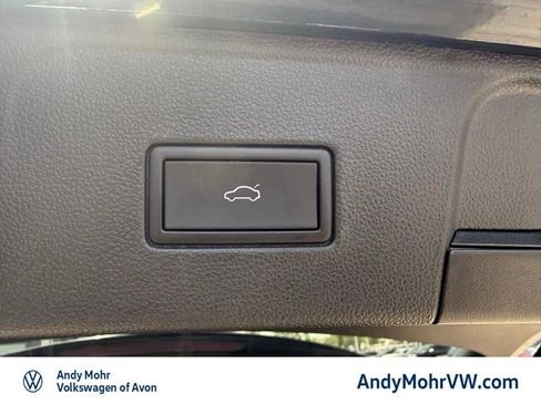 Used 2024 Volkswagen Atlas SEL AWD/4WD image 11