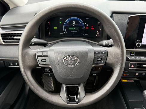 Used 2025 Toyota Camry LE FWD image 20