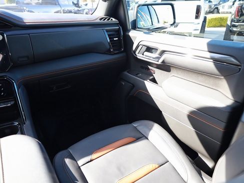 Used 2025 GMC Sierra 1500 AT4 w/ AT4 Premium Package image 21