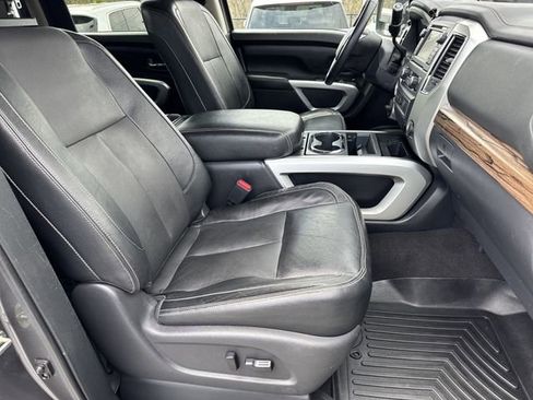 Used 2017 Nissan Titan SL AWD/4WD image 13