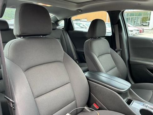 Used 2024 Chevrolet Malibu LT image 32