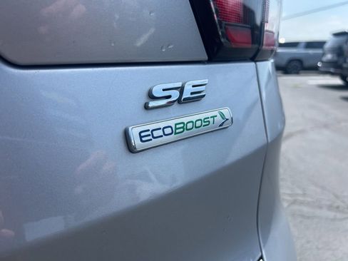 Used 2018 Ford Escape SE FWD image 11