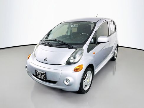 Used 2012 Mitsubishi i SE RWD image 3