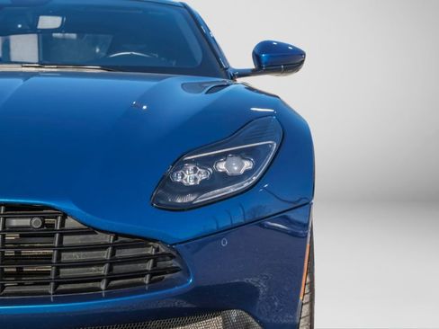 Used 2020 Aston Martin DB11 Coupe image 45