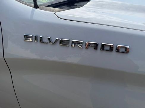 Used 2019 Chevrolet Silverado 1500 Custom w/ Custom Convenience Package AWD/4WD image 2