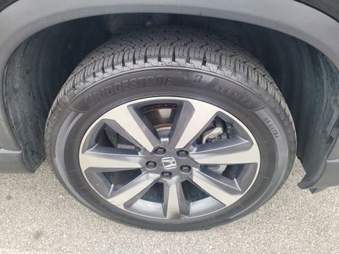 Used 2024 Honda Pilot Touring image 12