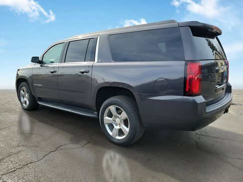 Used 2017 Chevrolet Suburban LT image 3