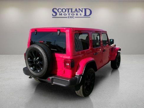 Used 2025 Jeep Wrangler Unlimited Sahara w/ Safety Group AWD/4WD image 6