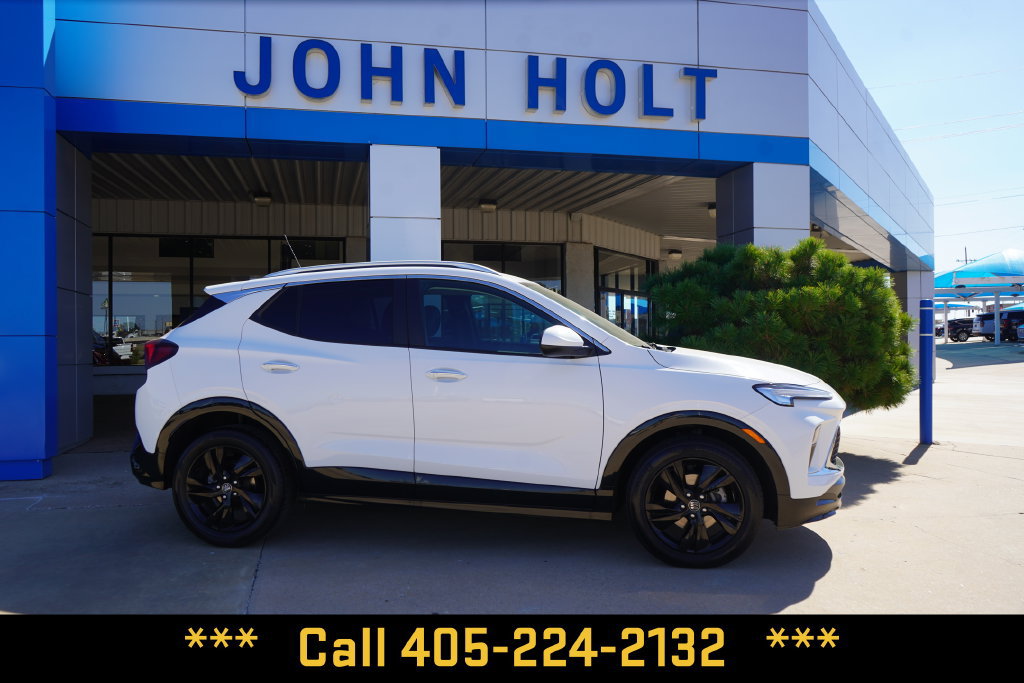Used 2024 Buick Encore GX Sport Touring FWD image 9