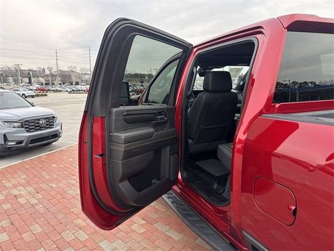 Used 2024 GMC Sierra 2500 AT4 w/ AT4 Premium Plus Package image 27