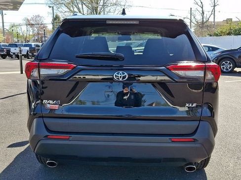 Certified 2023 Toyota RAV4 XLE FWD image 5