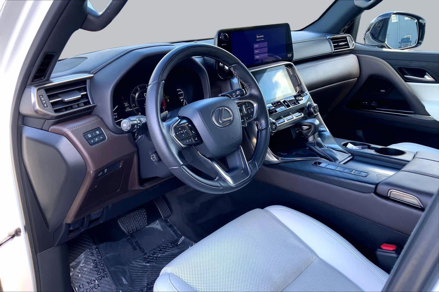 Used 2024 Lexus LX 600 4WD w/ Appearance Package image 17