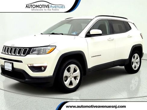 Used 2020 Jeep Compass Latitude w/ Popular Equipment Group AWD/4WD image 1