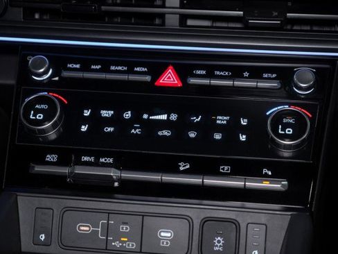 Used 2025 Hyundai Santa Fe Calligraphy FWD image 16