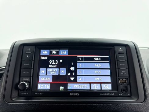 Used 2017 Dodge Grand Caravan SE FWD image 17