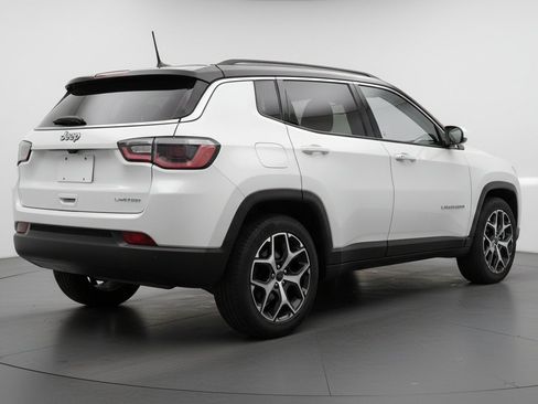 Used 2025 Jeep Compass Limited AWD/4WD image 9