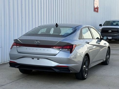 Used 2022 Hyundai Elantra SEL image 4